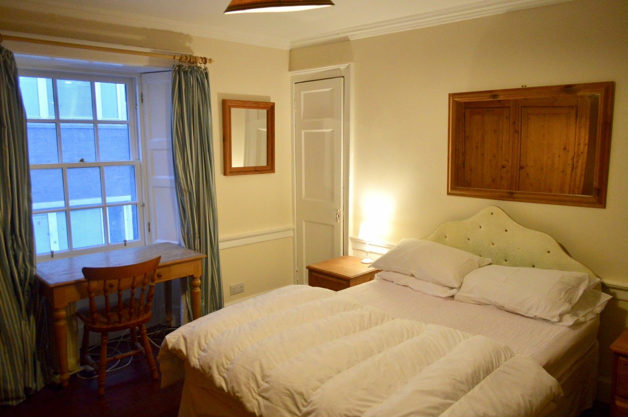 Central 1 Bedroom Apartment Sleeps 2 エディンバラ エクステリア 写真